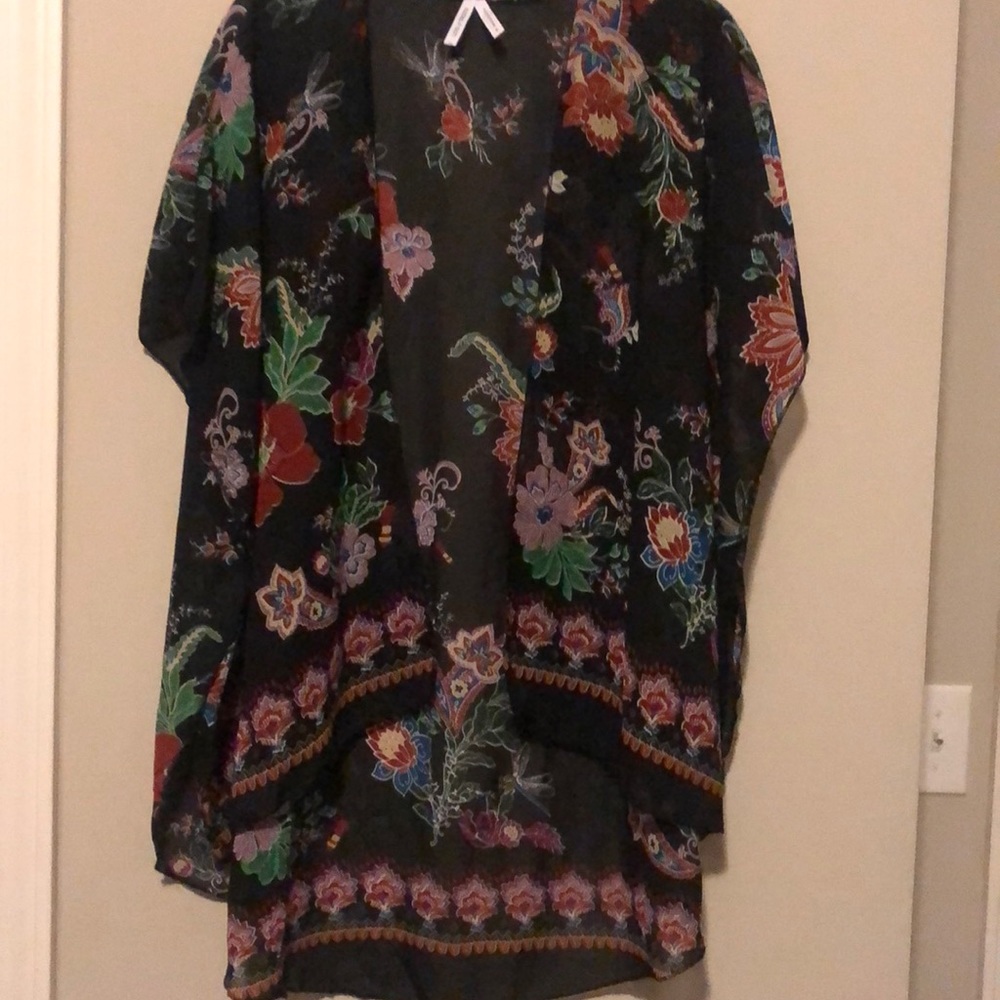Paisley flowers duster
